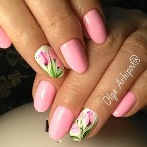 Маникюр с тюльпанами на ногтях